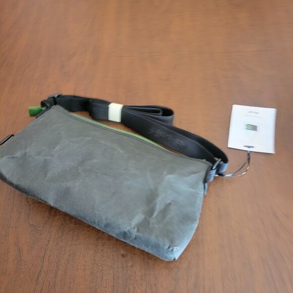 Solif Eco friendly Crossbody bag Camera Bag Dark gray /black /Forest Green New - Picture 2 of 7